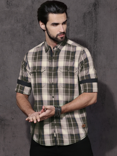 

Roadster Men Olive Green & Beige Checked Casual Shirt