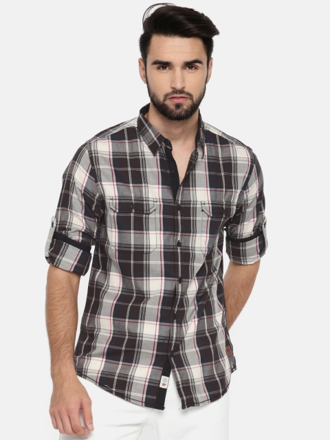 

Roadster Men Grey & Off-White Regular Fit Checked Casual Shirt