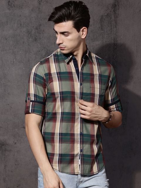 

Roadster Men Green & Beige Regular Fit Checked Casual Shirt