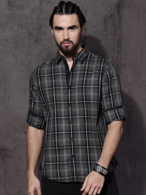 

Roadster Men Grey Regular Fit Checked Casual Shirt