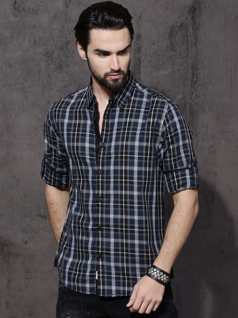 

Roadster Men Teal & Black Slim Fit Checked Casual Shirt