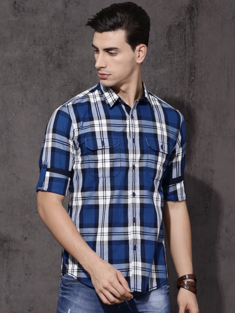

Roadster Men Navy Blue & White Regular Fit Checked Casual Shirt