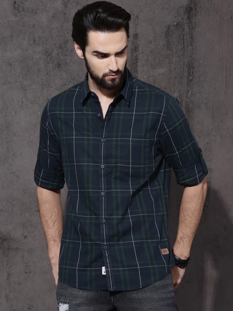 

Roadster Men Navy Blue & Green Regular Fit Checked Casual Shirt