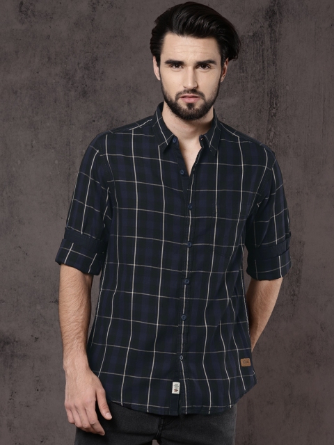 

Roadster Men Navy Blue & Black Regular Fit Checked Casual Shirt