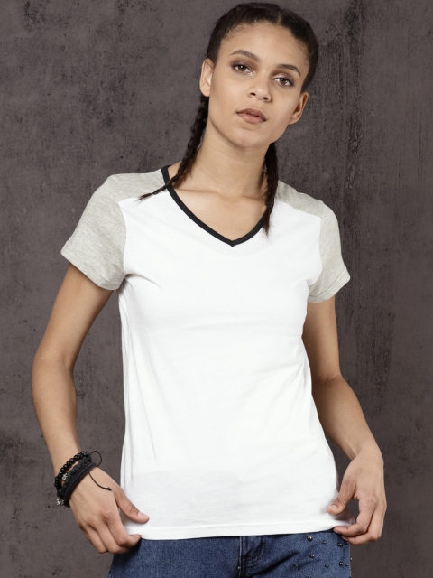 

Roadster Women White Solid V-Neck T-shirt