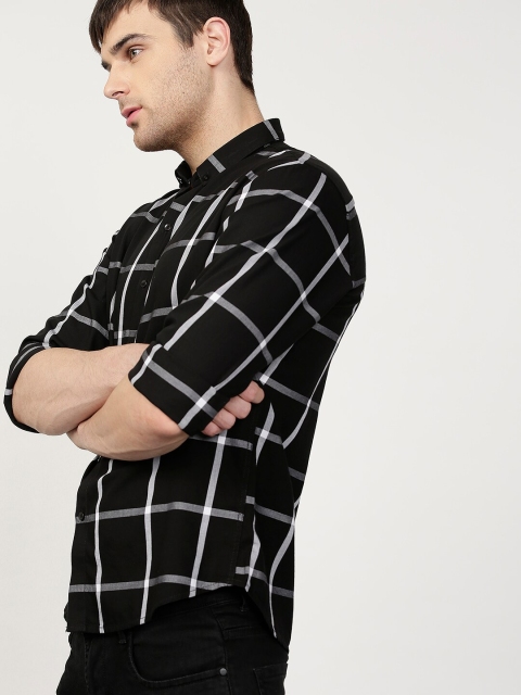 

ether Men Black Regular Fit Checked Casual Shirt