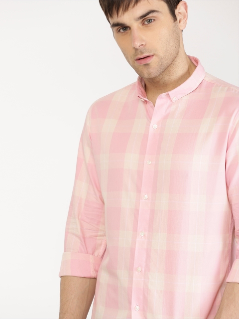 

ether Men Pink & Off-White Slim Fit Checked Casual Shirt