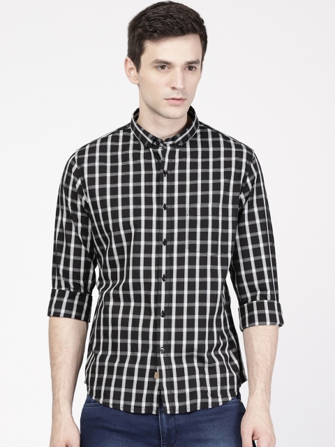 

ether Men Black & Off-White Slim Fit Checked Casual Shirt