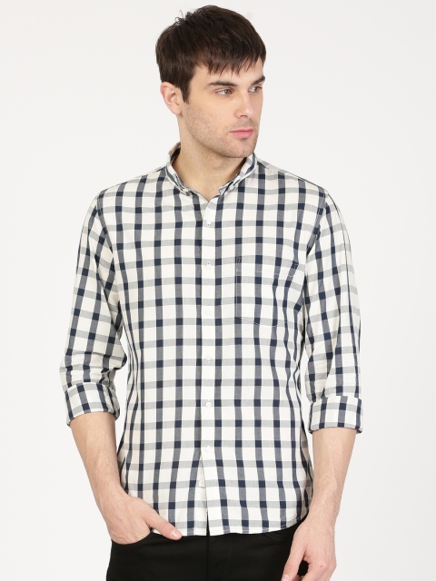

ether Men Navy Blue & White Slim Fit Checked Casual Shirt