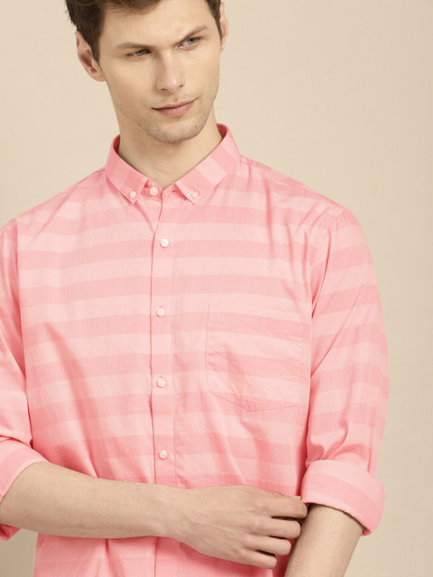 

ether Men Pink Regular Fit Striped Casual Shirt