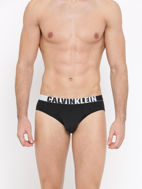 

Calvin Klein Underwear Men Black Solid Briefs NU8649001