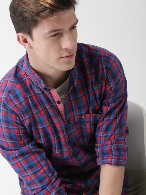 

Harvard Men Red & Blue Slim Fit Checked Casual Shirt