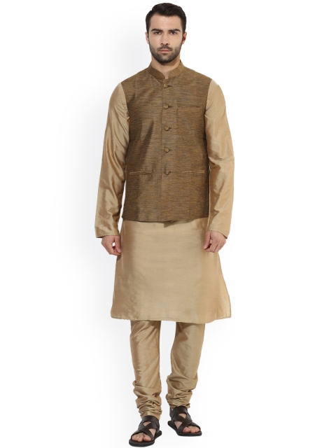 

KISAH Men Beige & Brown Self Design Kurta with Churidar