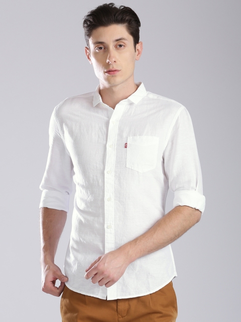 

Levis Men White Regular Fit Solid Casual Shirt