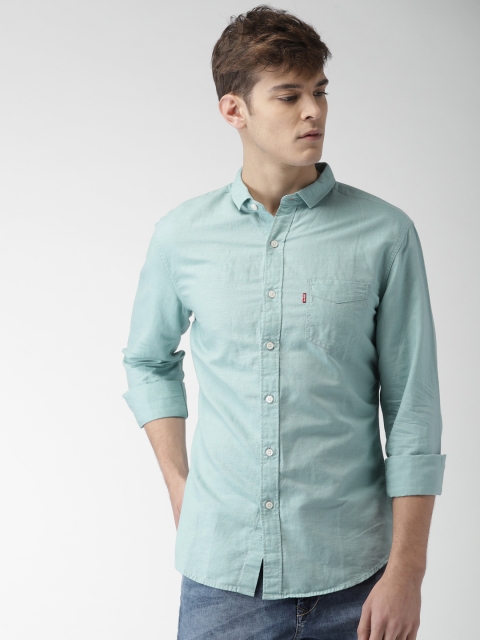 

Levis Men Green Slim Fit Solid Casual Shirt