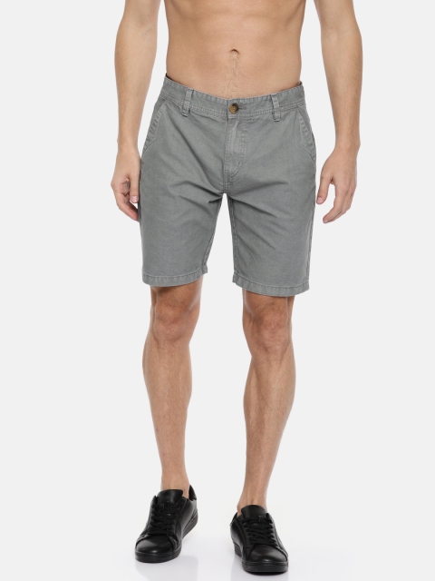 

Roadster Men Grey Solid Regular Fit Shorts