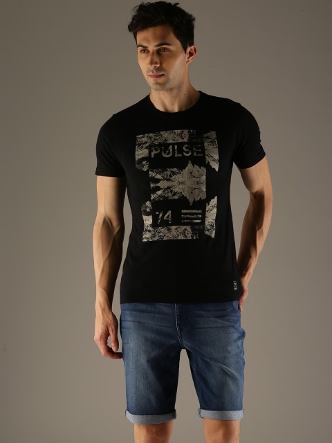 

Flying Machine Men Black Printed Round Neck T-Shirt