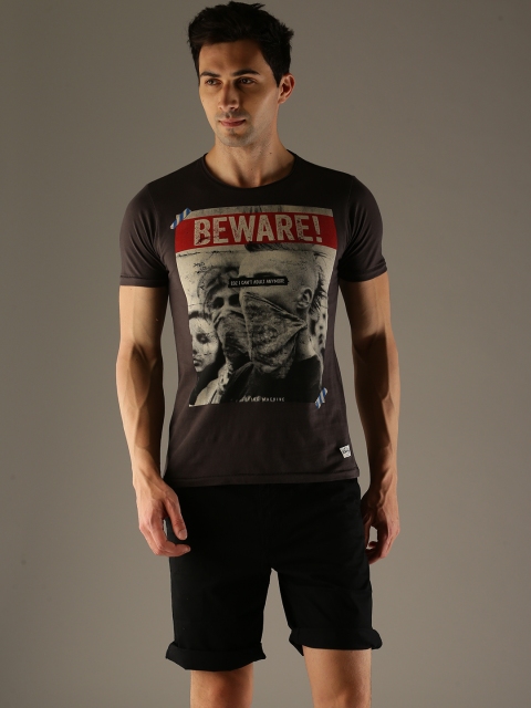 

Flying Machine Men Charcoal Grey Printed Round Neck Pure Cotton T-shirt