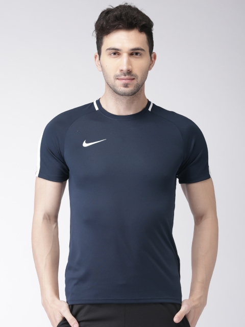 

Nike Men Navy Blue Solid Round Neck T-Shirt