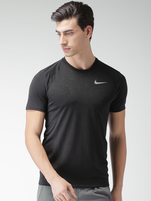 

Nike Men Black Round Neck AS M NK BRTHE MILER TOP SS NV T-shirt