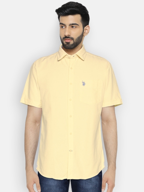 

U.S. Polo Assn. Men Yellow Regular Fit Solid Casual Shirt