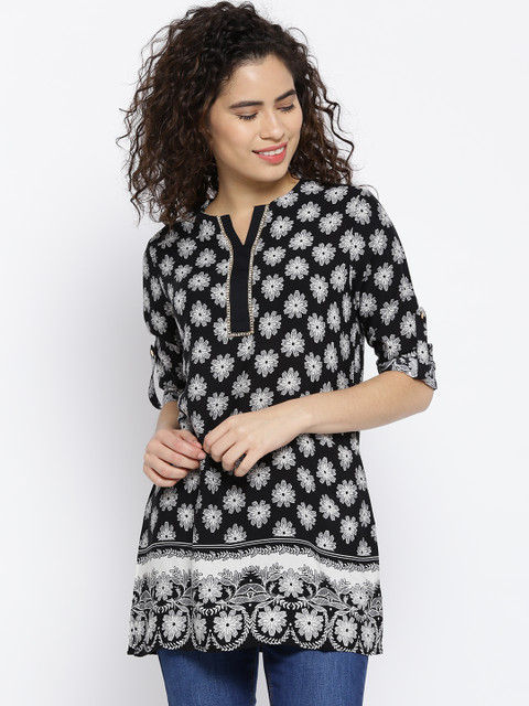 

OPt Women Black & White Printed Top