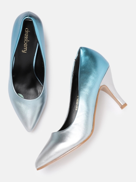 

DressBerry Women Silver-Toned & Blue Solid Pumps