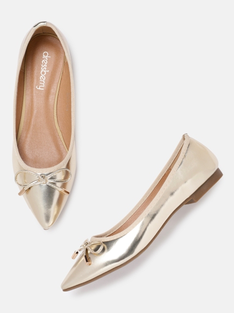 

DressBerry Women Gold-Toned Solid Ballerinas