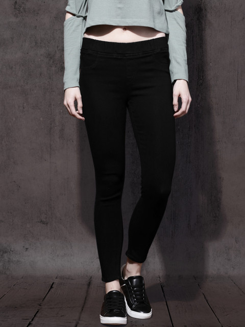 Roadster Black Solid Jeggings for women 