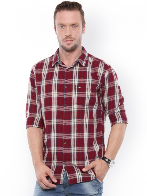 

WITH Men Red Slim Fit Checked Casual Shirt