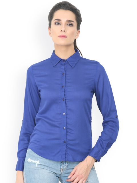 

Trend Arrest Women Blue Comfort Regular Fit Solid Casual Shirt