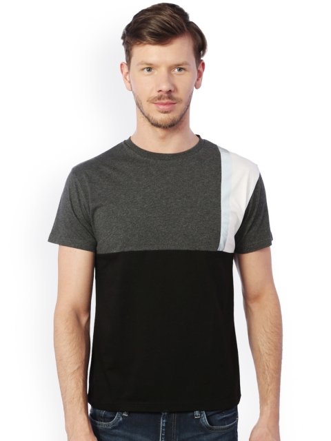 

Solly Sport Men Grey Colourblocked Round Neck T-shirt