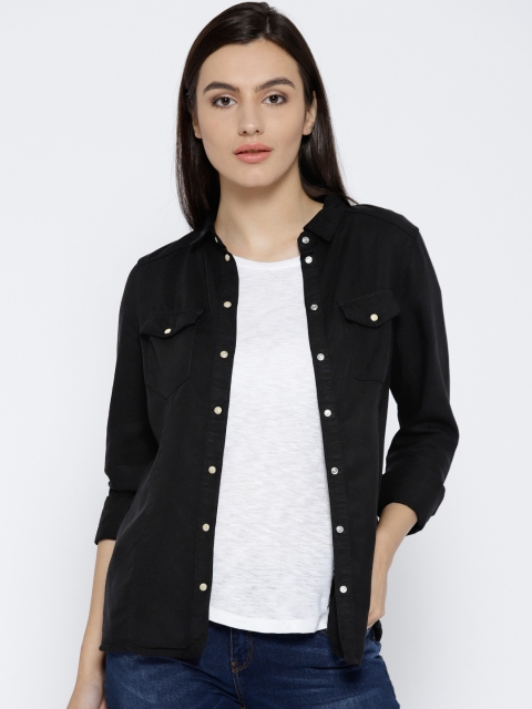 

Vero Moda Women Black Regular Fit Solid Casual Shirt