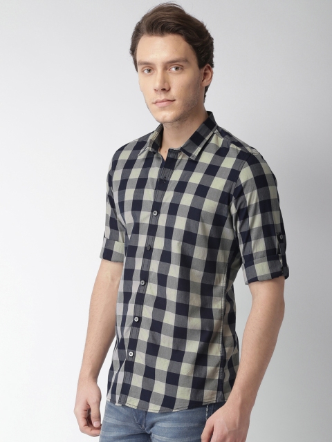 

Mast & Harbour Men Off-White & Navy Blue Slim Fit Checked Casual Shirt