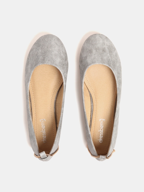 

DressBerry Women Grey Solid Ballerinas