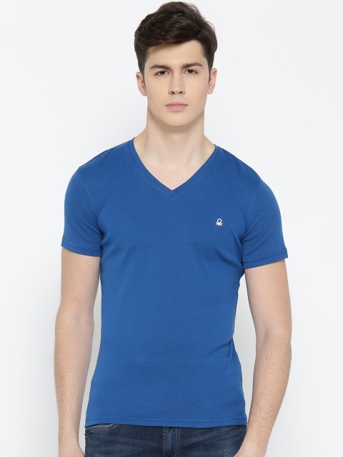 

United Colors of Benetton Men Blue Solid V-Neck T-shirt