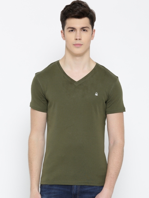 

United Colors of Benetton Men Olive Green Solid V-Neck T-shirt