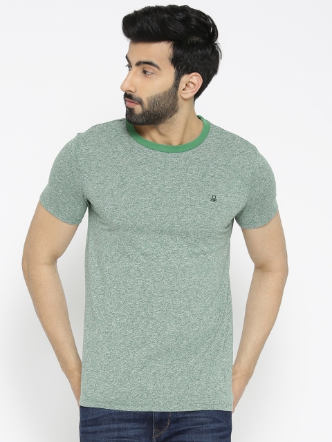 

United Colors of Benetton Men Green Solid Round Neck T-shirt