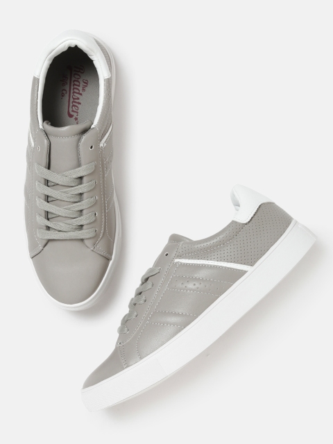 

Roadster Women Grey Sneakers
