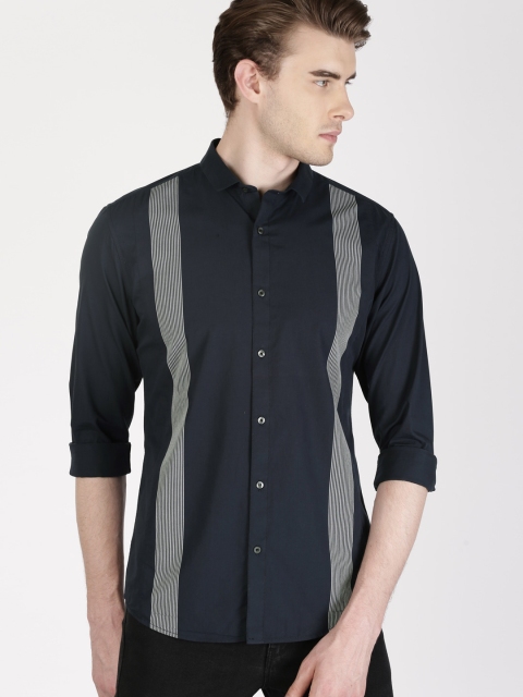 

ether Men Navy Blue Slim Fit Striped Casual Shirt