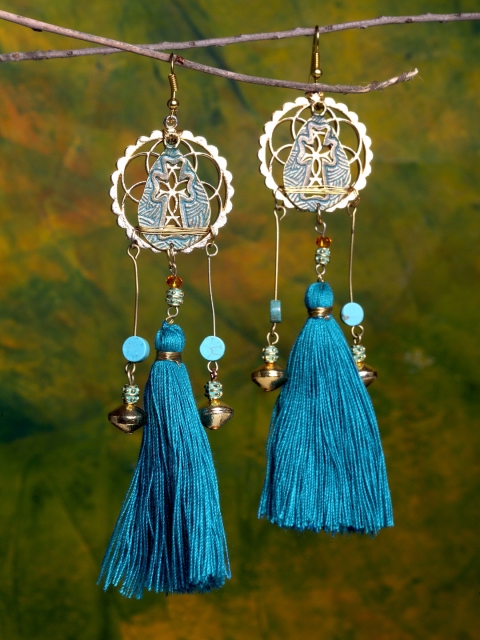 

DIVA WALK Blue & Gold-Toned Handcrafted Contemporary Drop Earrings