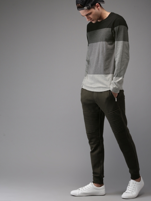 

Moda Rapido Men Black & Grey Colourblocked Round Neck T-shirt