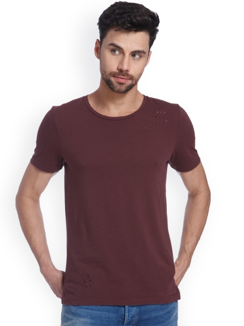 

ONLY & SONS Men Burgundy Solid Round Neck T-shirt