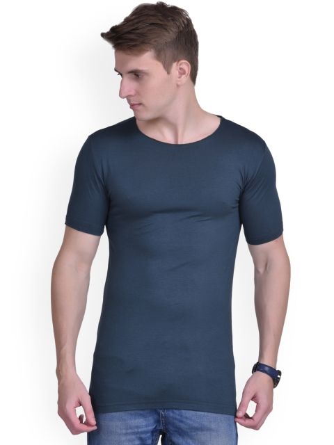 

Tinted Men Teal Solid Slim Fit Round Neck T-shirt