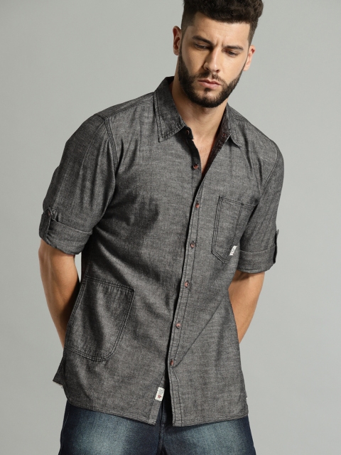 

Roadster Men Charcoal Grey Regular Fit Solid Casual Shirt
