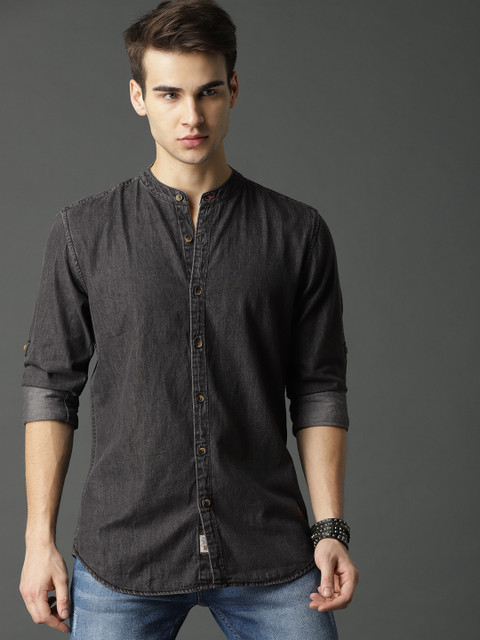 

Roadster Men Charcoal Regular Fit Solid Mandarin Collar Casual Shirt