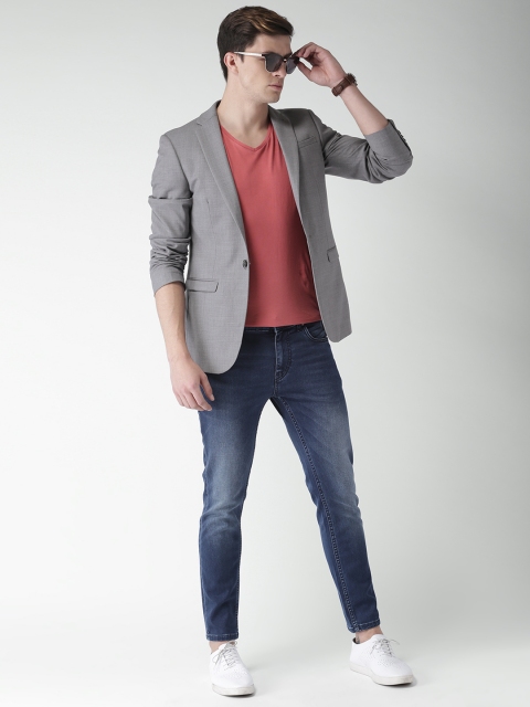 

Mast & Harbour Grey Solid Regular Fit Single-Breasted Formal Blazer