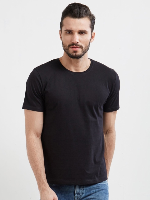 

WYO Men Black Solid Round Neck T-shirt