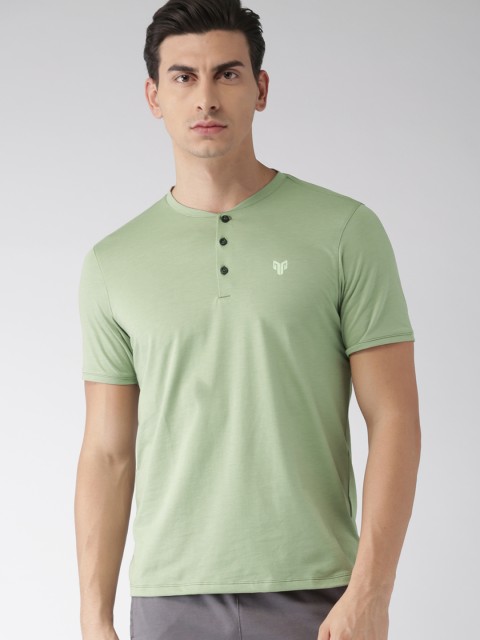 

2GO Men Green Solid Henley neck Yoga T-shirt