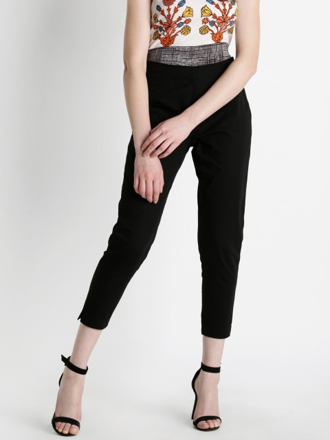 

RANGMANCH BY PANTALOONS Women Black Relaxed Regular Fit Solid Cropped Trousers
